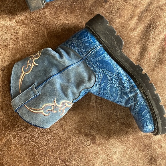 Justin Women's Blue Round Toe Cowgirl Boots. Good Condition. Size 8B. - Picture 6 of 16